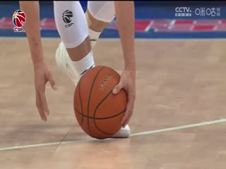 日韩洗手间接吻视频